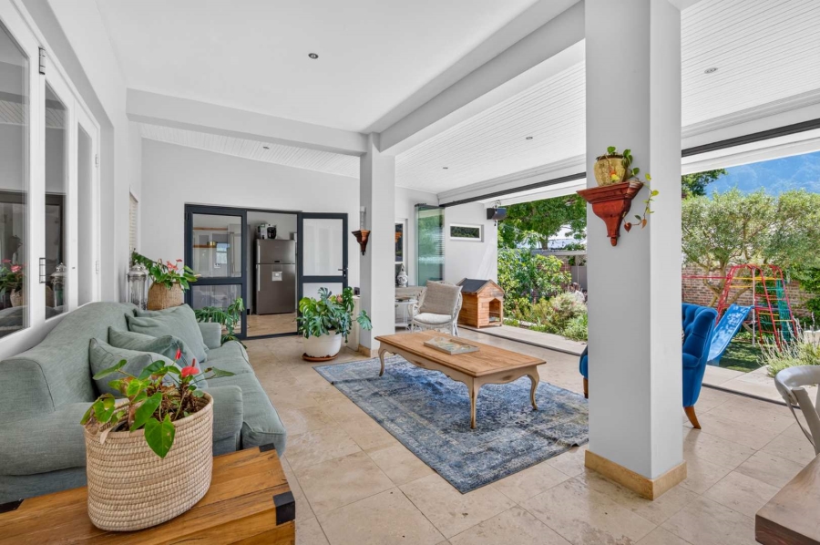 5 Bedroom Property for Sale in Claremont Upper Western Cape